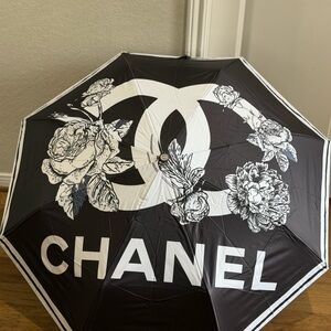 GWP  Black & White Logo Floral Umbrella